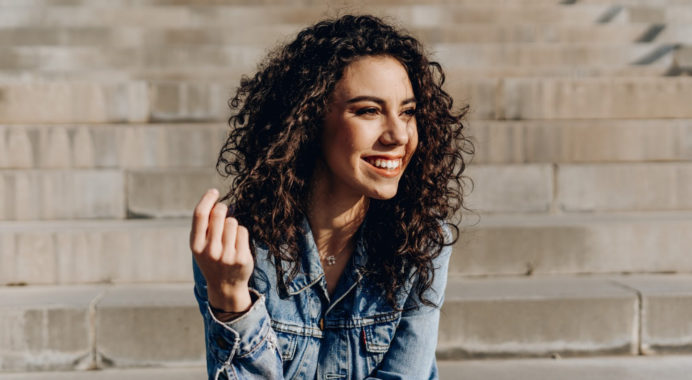 Alba Robles publica su primer álbum, ‘Desde hoy’